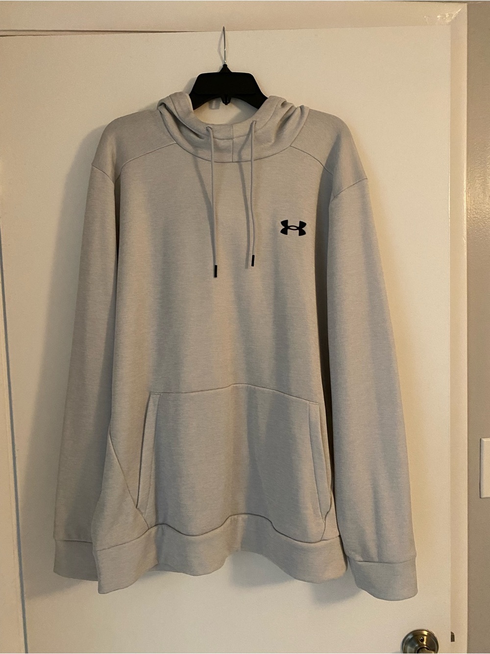 Under Armour Men's Light Gray Pullover Hoodie Sweatshirt
